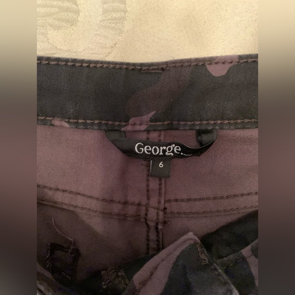 George Shorts - Picture 3 of 4